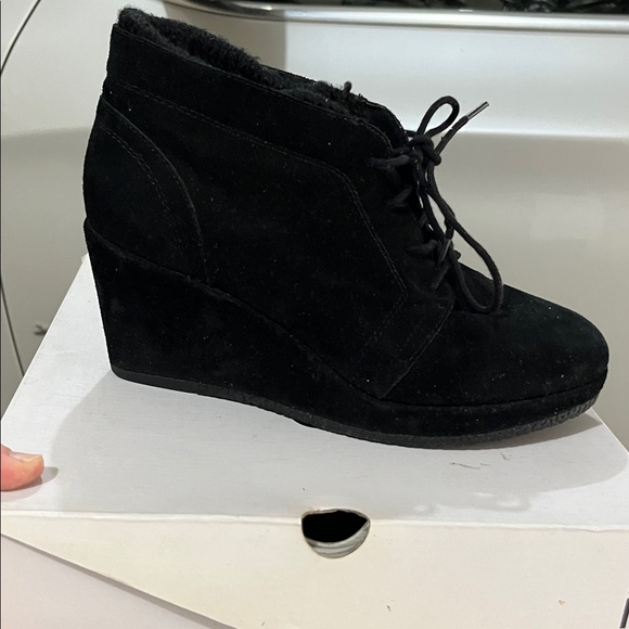 Black suede ankle boots size 8.5 - Picture 1 of 15